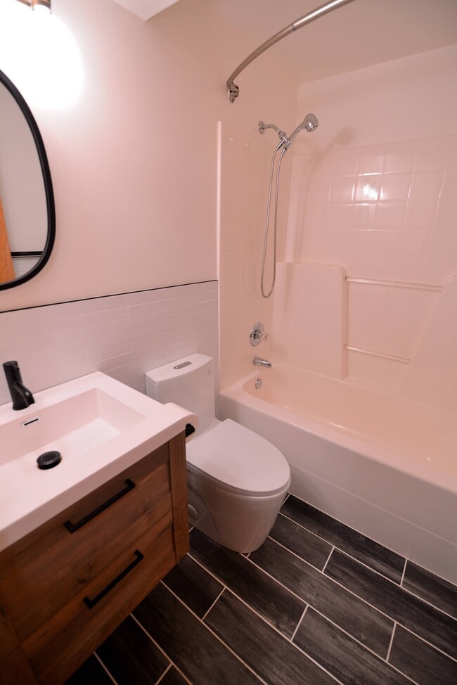 Building Photo - 14538-14512 12th Ave NE