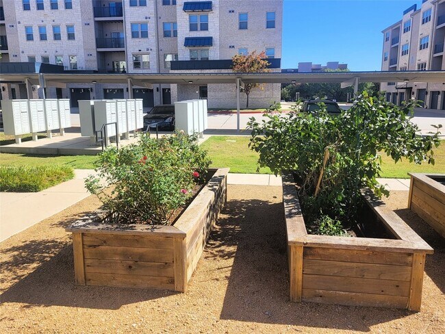 Building Photo - 651 North Watters Road