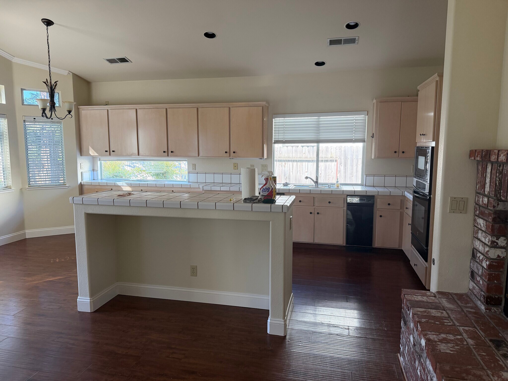 Building Photo - 4933 Charter Rd