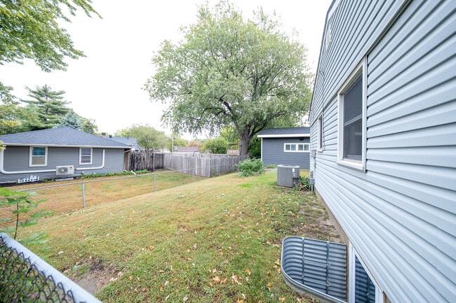 Building Photo - 7745 Vincent Ave S