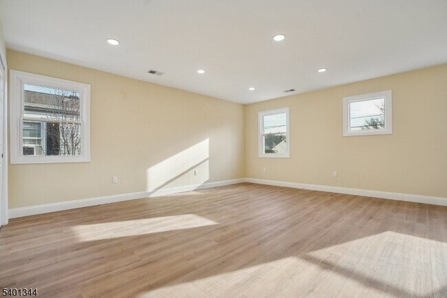 Building Photo - 11 Washington Ave