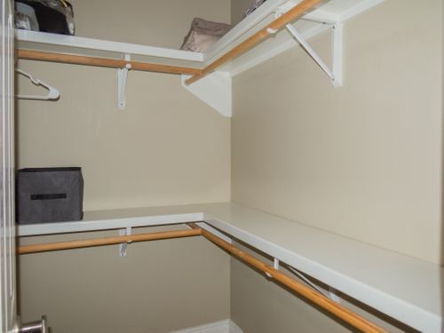 Building Photo - 617 E School St