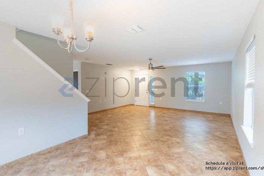 Building Photo - 817 Sheraton Ave