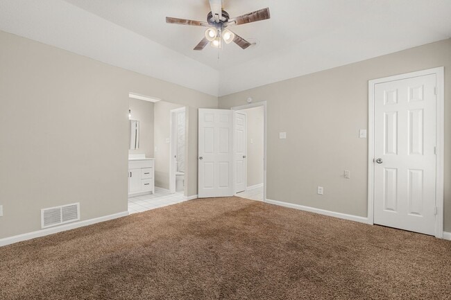 Building Photo - Updated 4 Bedroom 2 Bath Home - Open to Section 8