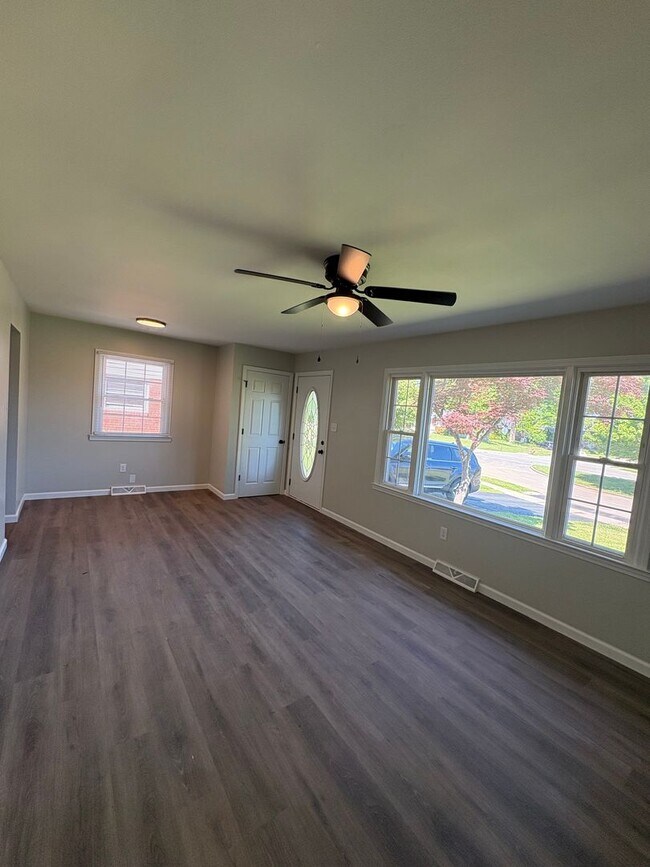 Building Photo - Completely Upgraded 3 Bedroom Single Family Home