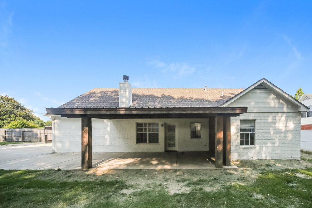 Building Photo - 5985 Eagle Ln