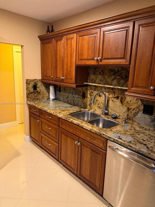 Building Photo - 830 NE 20th Ave