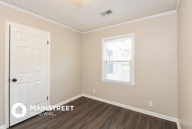 Building Photo - 19 Sioux Rd NE