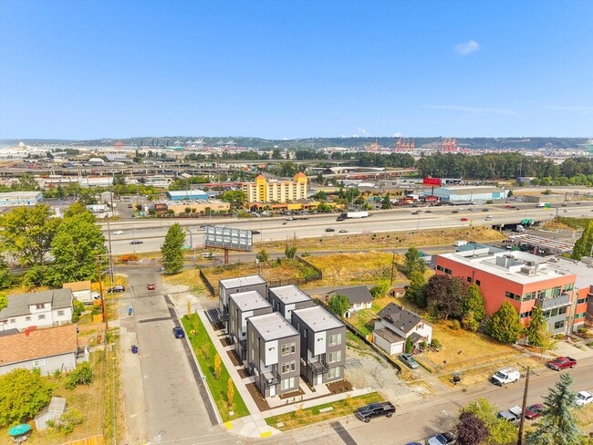 Building Photo - Brand New Construction 1 bed 1 Bath Availa...