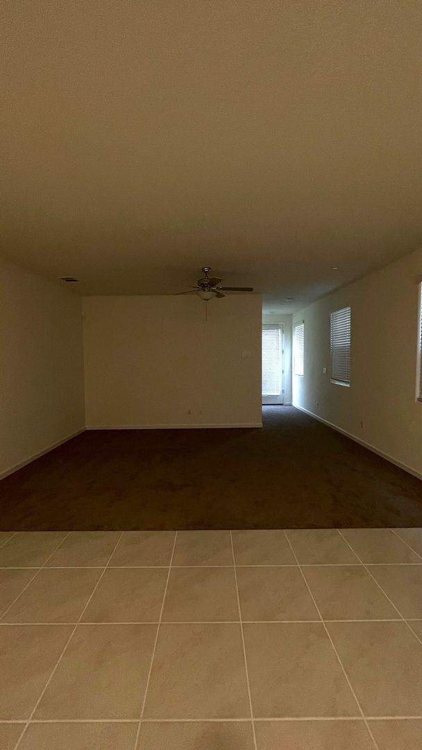 Building Photo - 4 year old 5 bedroom 2.5 bath home