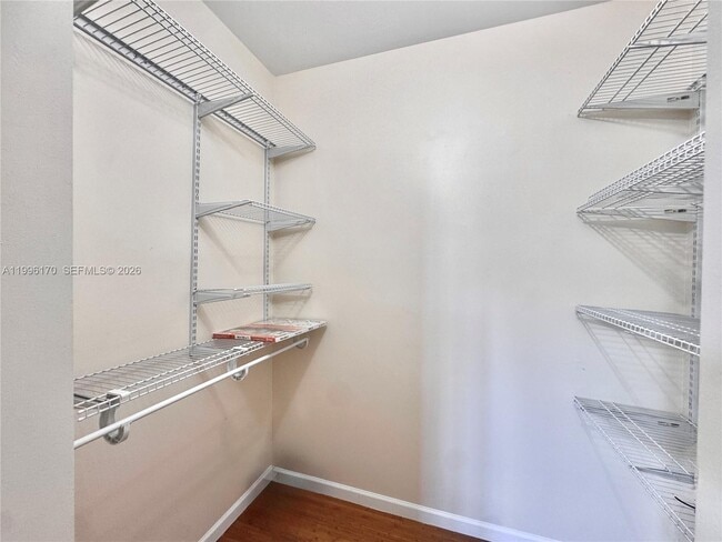 Building Photo - 5970 Indian Creek Dr