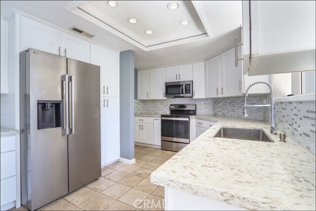 Building Photo - 34 Rainwood