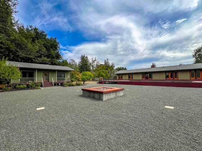 Building Photo - 1146 Ragatz Ln