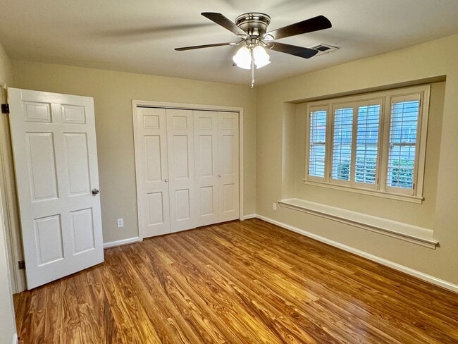 Building Photo - Gorgeous Interiors in this BONUS SPACE + 4...