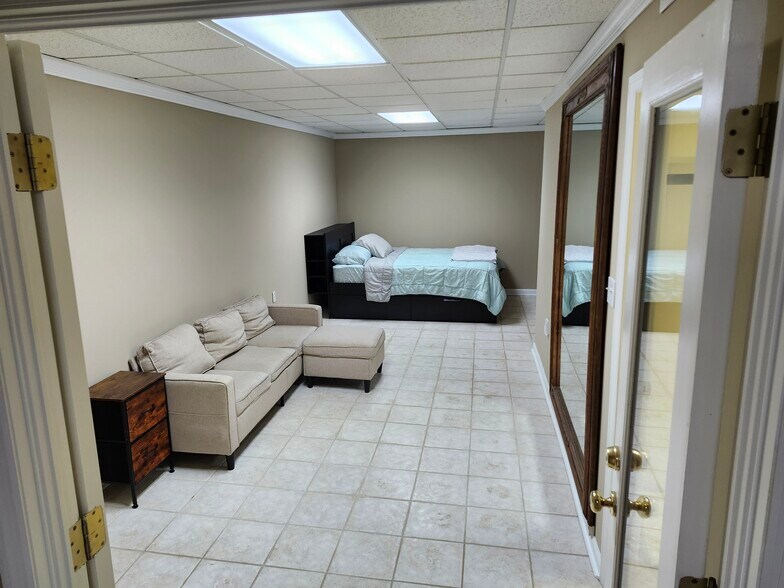 Building Photo - 1430 Alford Ave