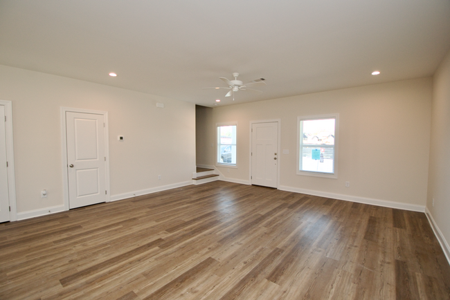 Building Photo - 3/2.5 Luxury Townhome Now Available!