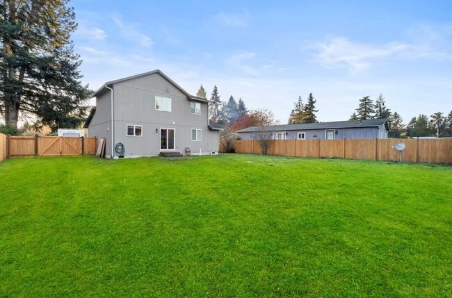 Building Photo - 16522 Mimosa Ct SE