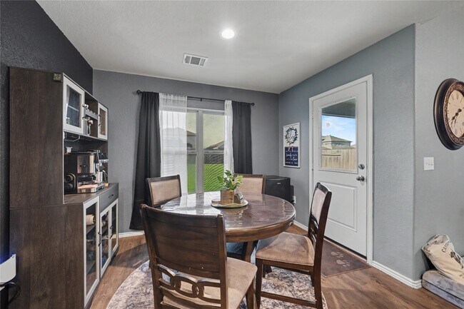Building Photo - 20815 Acorn Valley Dr