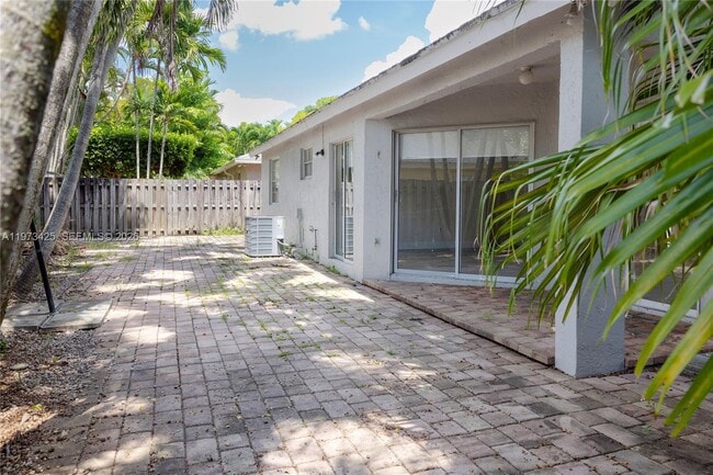 Building Photo - 10121 NW 51st Ln