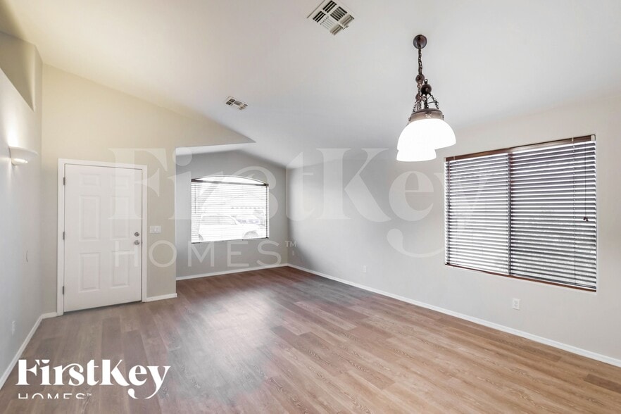 Building Photo - 6951 W Red Rock Dr