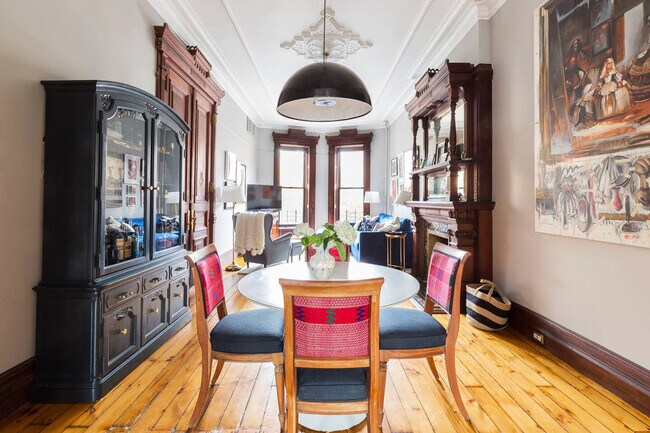 Dining and living area - 140 Halsey St