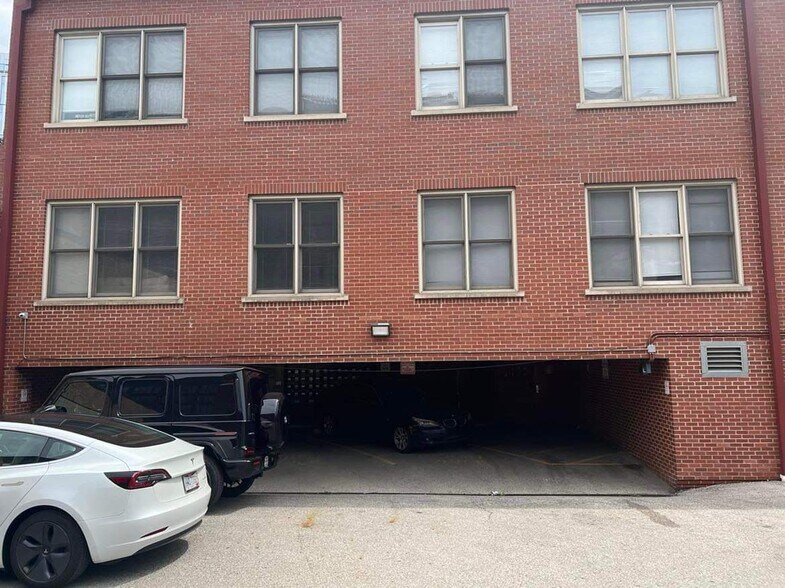 Building Photo - 769 N High St