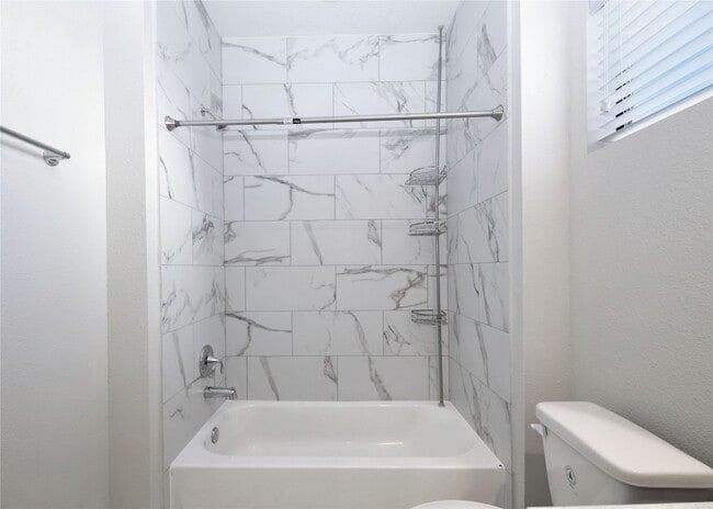 Building Photo - 3916 Tulane Oak Dr