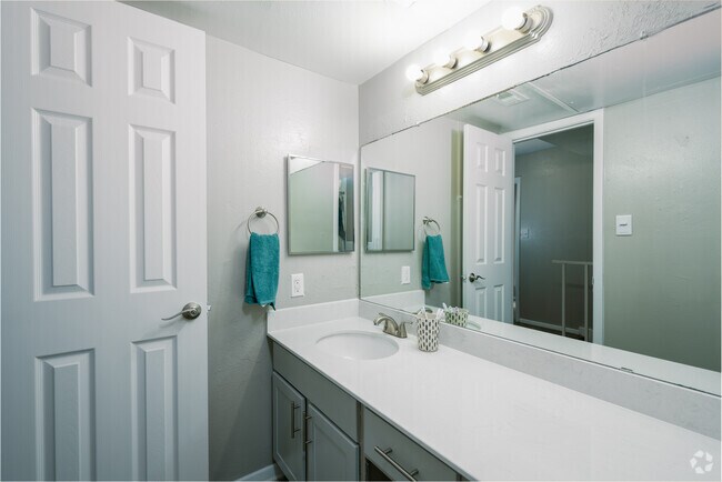 2BD, 1.5BA - 1.400SF - Bathroom 1 - Del Prado At Texas Star
