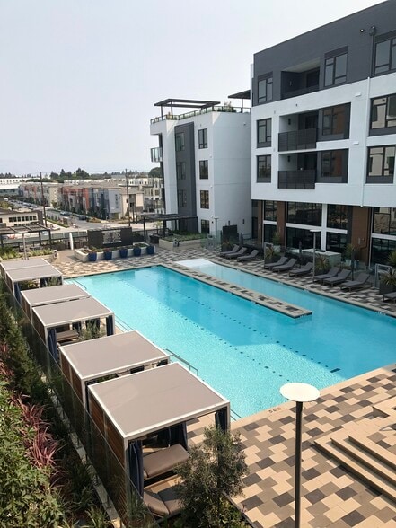 Patio View from unit - 3578 Rambla Plz