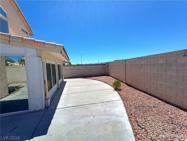 Building Photo - 3409 Edenville Dr