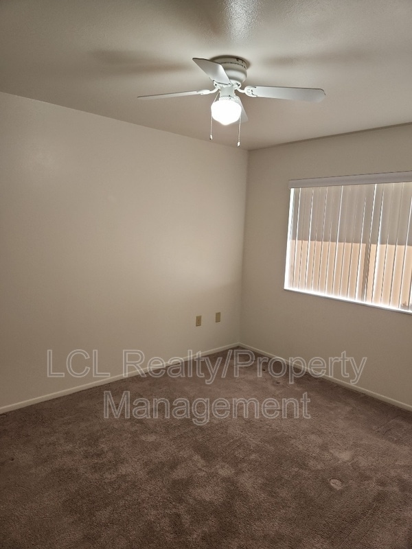 Building Photo - 26787 Oakmont Dr