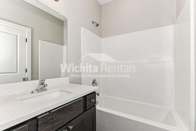 Building Photo - 622 Briarbrook