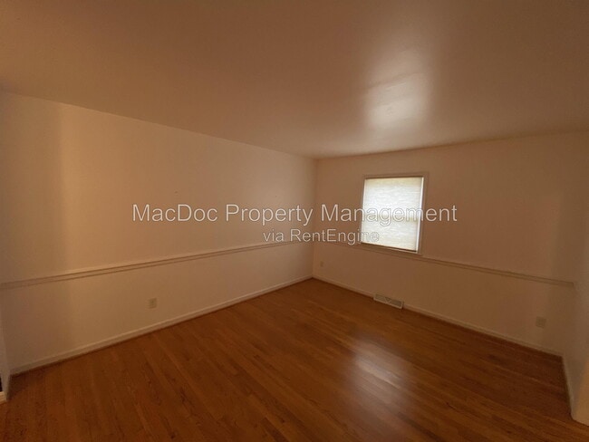 Building Photo - 431 Ridgemore St
