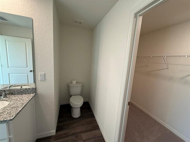 Building Photo - 13453 Kitchener Ave