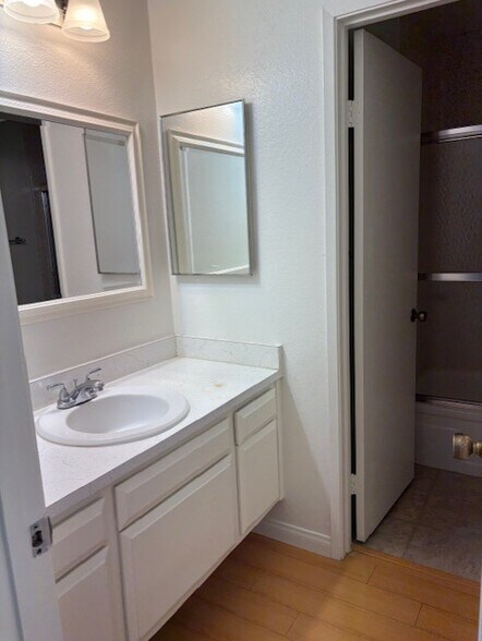 Hallway Bathroom - 28875 Conejo View Dr