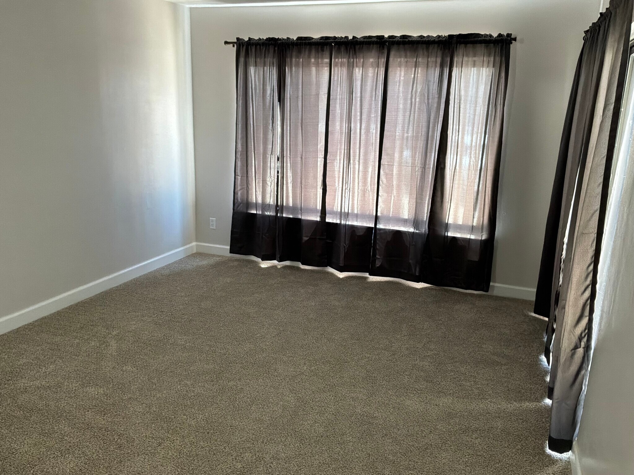 Master Bedroom - 4600 Ocean Beach Blvd