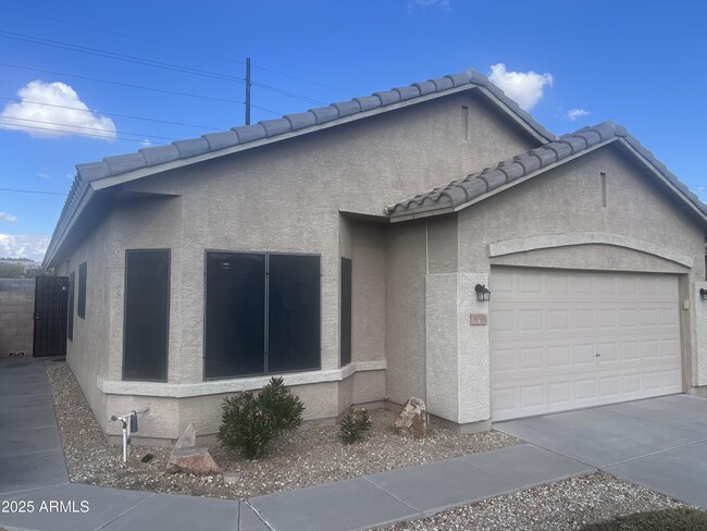 Building Photo - 8770 W Shaw Butte Dr