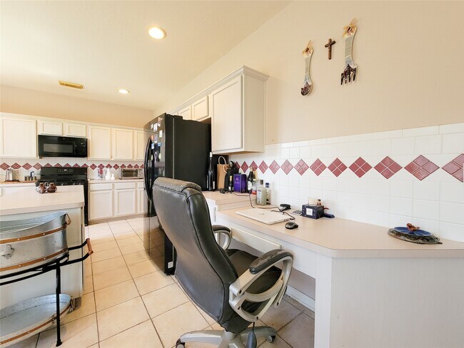 Building Photo - 8002 Weeping Willow Pl