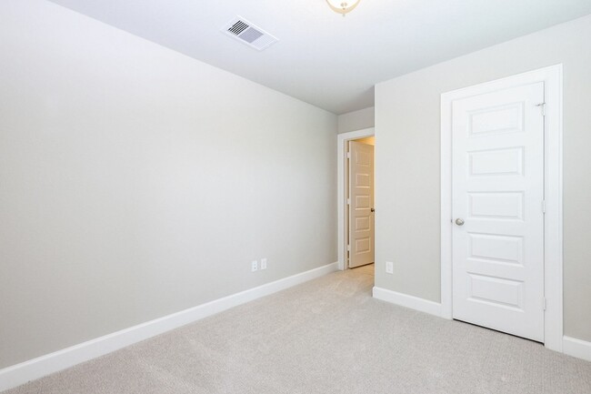 Building Photo - 3018 Tres Olivos Dr