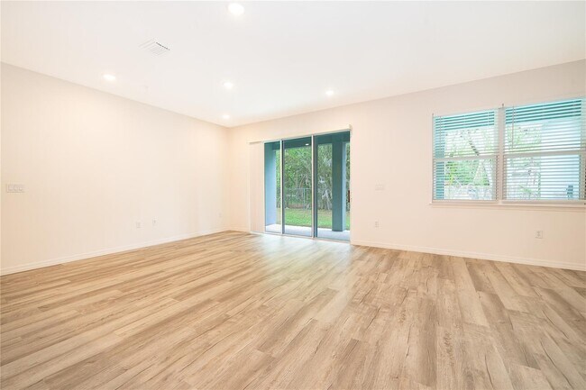 Building Photo - 5261 Luisa Ct