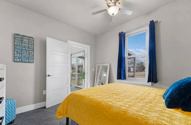 Building Photo - 1571 Charles St