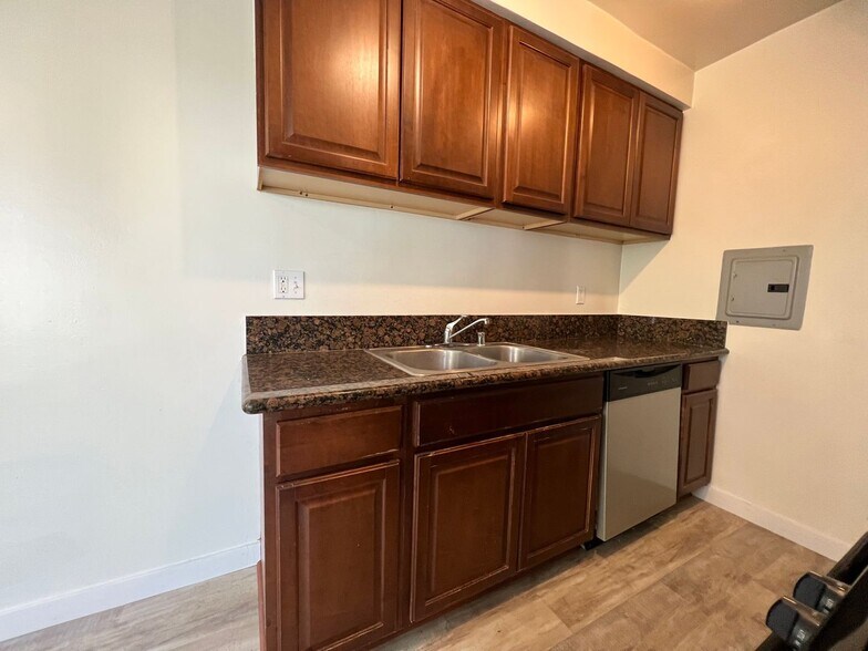 Building Photo - 12236 Pacific Ave