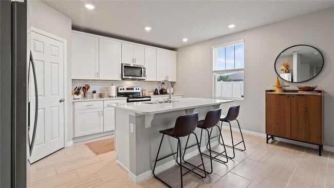 Building Photo - 5291 Meredrew Ln