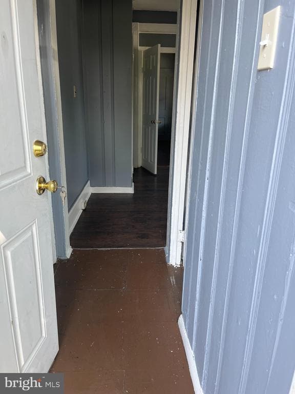 Building Photo - 170 S Giles St