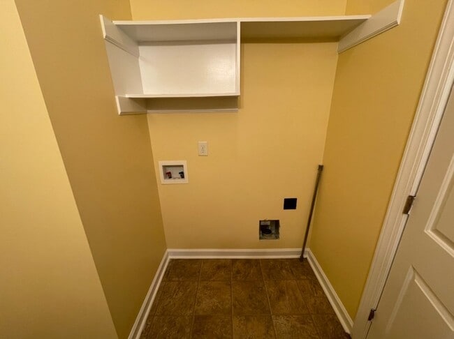 Building Photo - Nice 1 bed/1 bath duplex minutes from downtown Raleigh