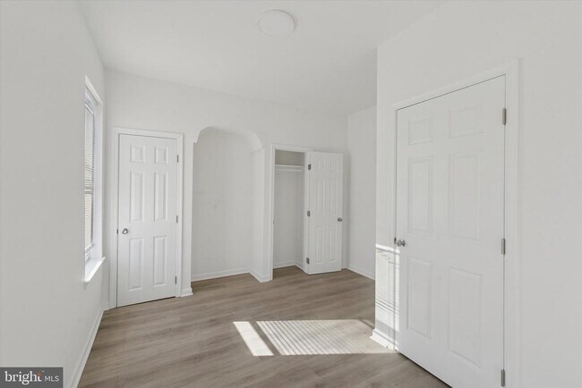 Building Photo - 3827 Cambridge St