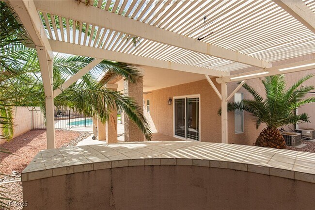 Building Photo - 3900 Triora St
