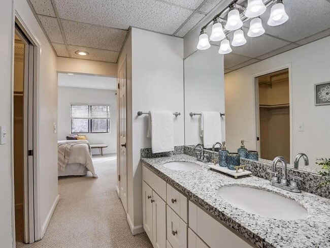 Building Photo - 4661 Albany Cir