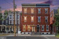 Building Photo - 136 E Lemon St
