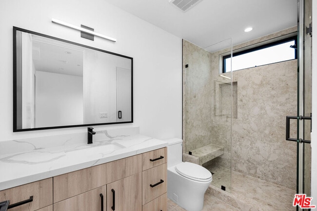 Building Photo - 1651 Selby Ave